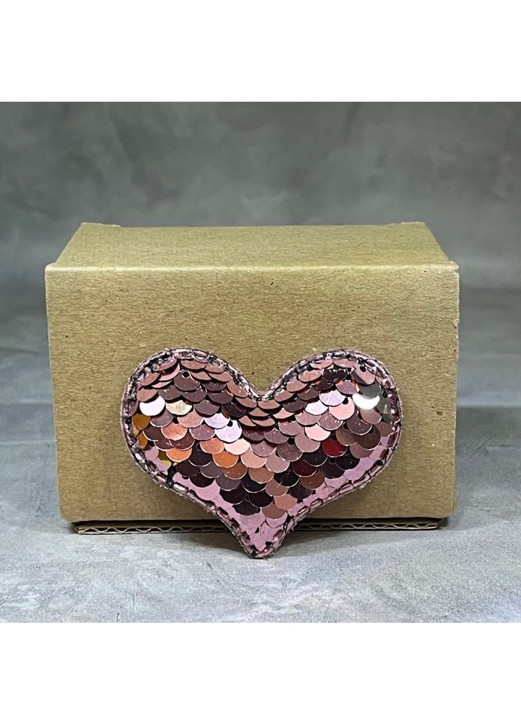 Аплікація-паєтка, Серце 55*42 мм, колір-рожевий, шт No Brand (306739436)