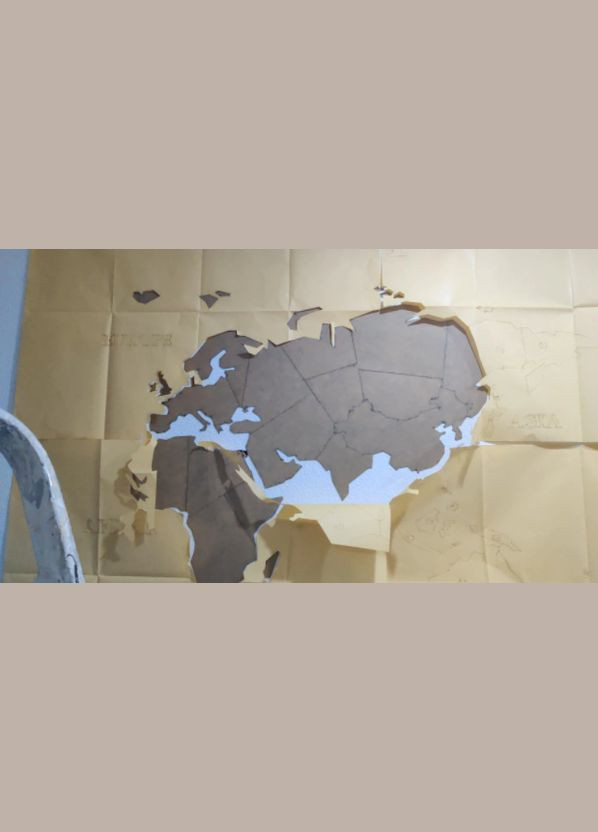 Пластиковая зеркальная наклейка на стену Серая Большая карта мира 1400 х 2800 см No Brand (302242287)