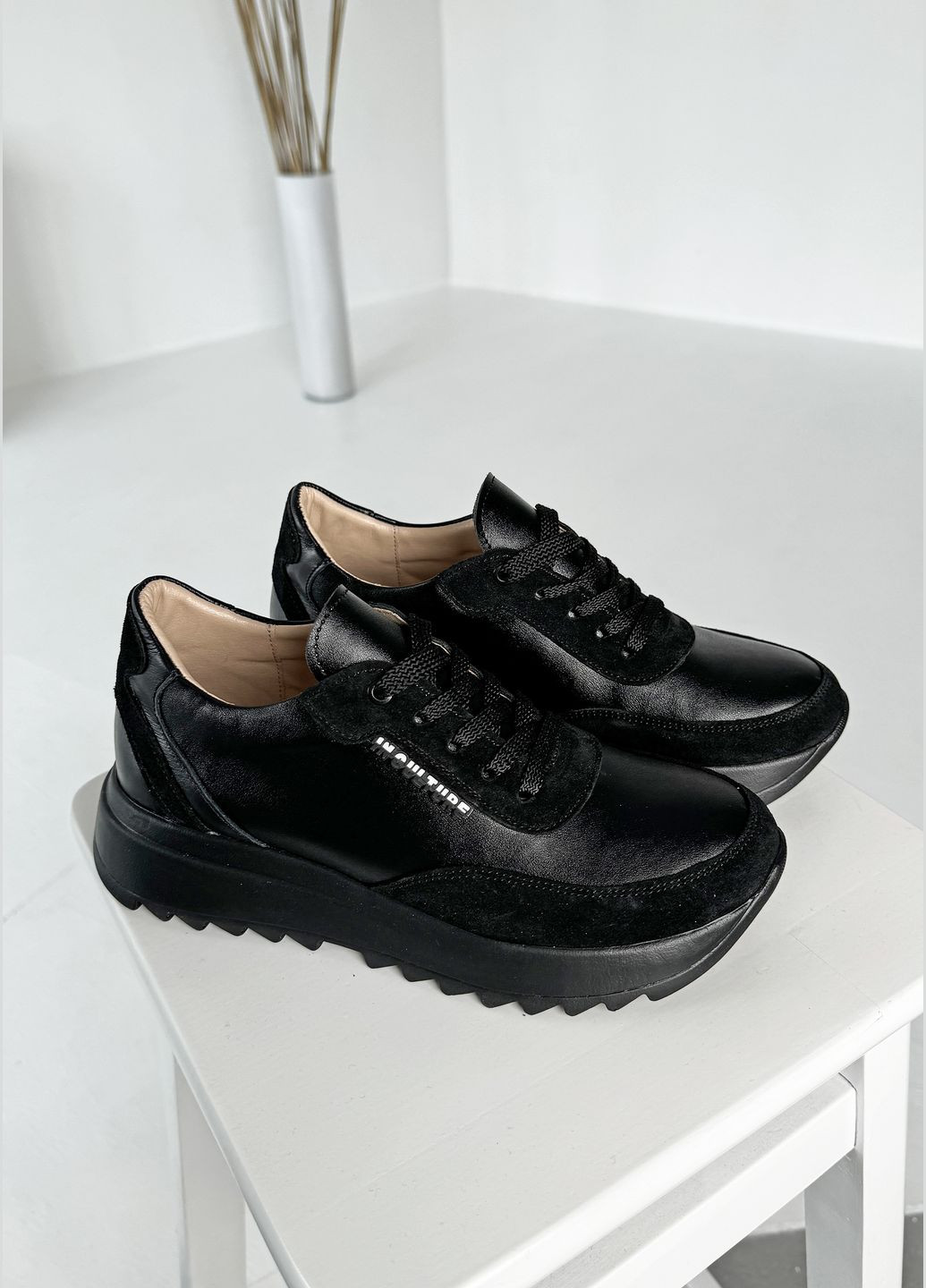 Трендові шкіряні кросівка зі вставками замшу InFashion Кросівки чорні демісезони (324389534)