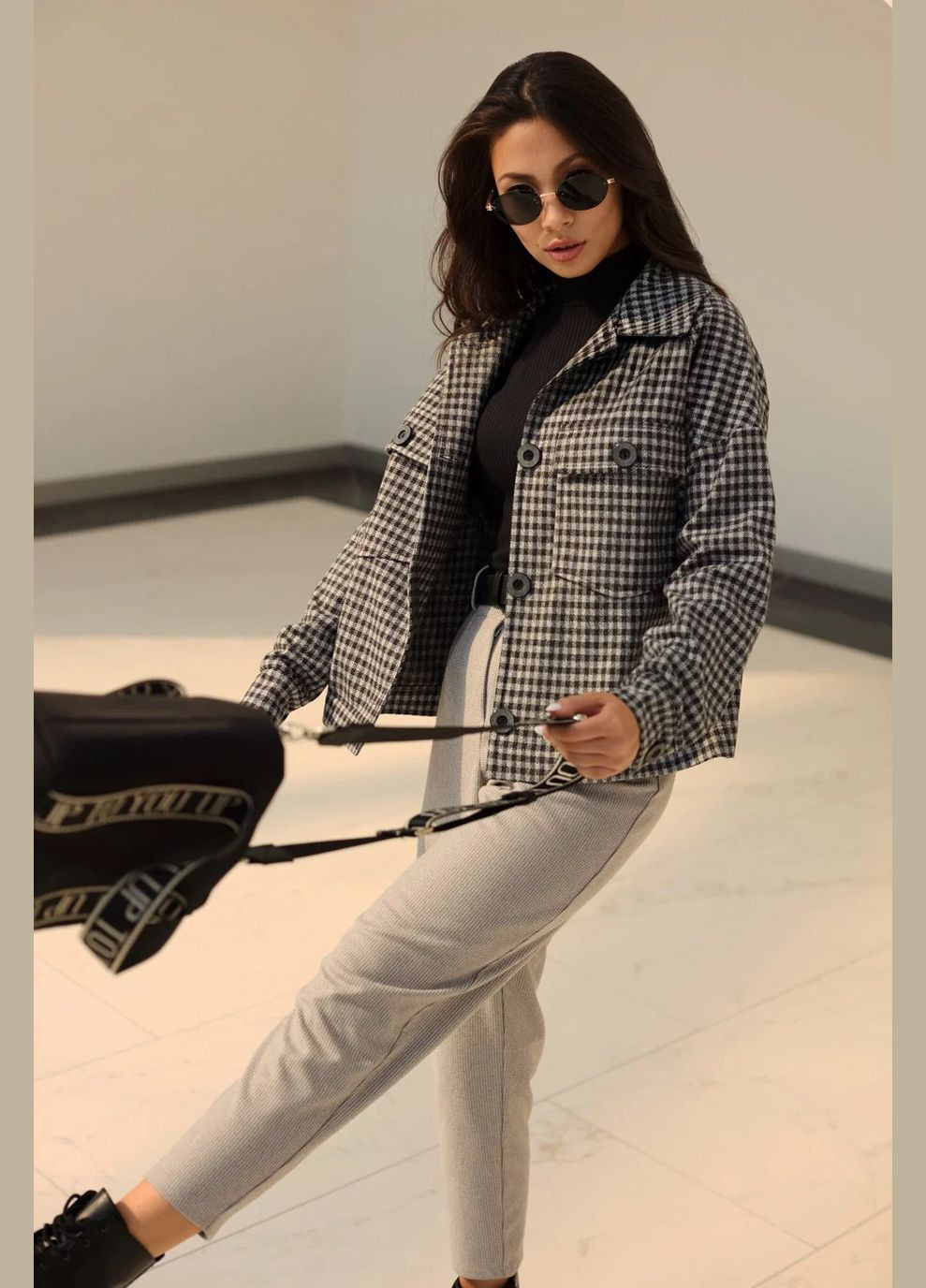 Чорна демісезонна куртка-сорочка Seventeen