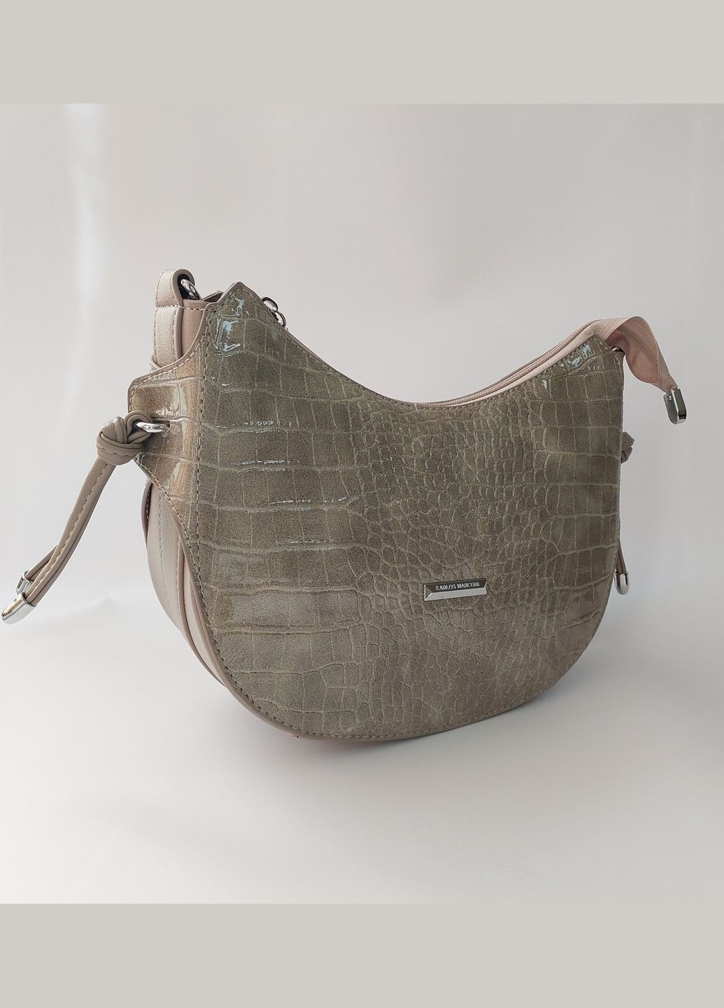 Сумка жіноча на плече мала чорна лакована з тисненням під рептилію Karlos Marconi (347640669)