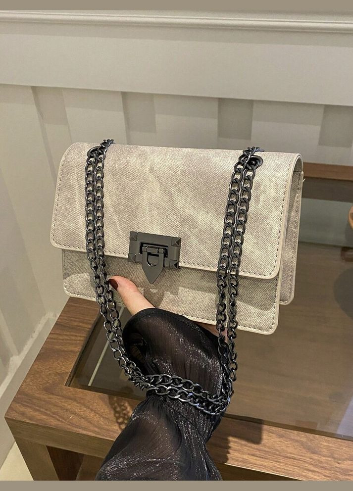 Жіноча класична сумка 10368 на ланцюжку бежева No Brand (306709457)