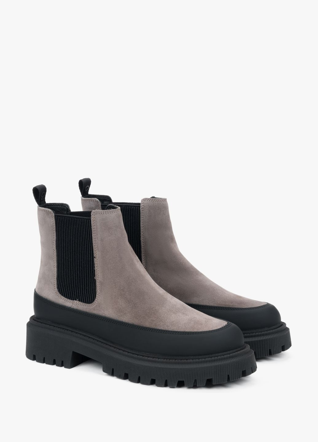 Осенние челси, цвет черный Estro