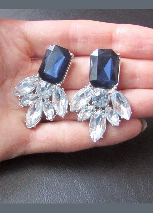 Шикарні ошатні сережки в стразах Мілана Fashion Jewelry (336949701)
