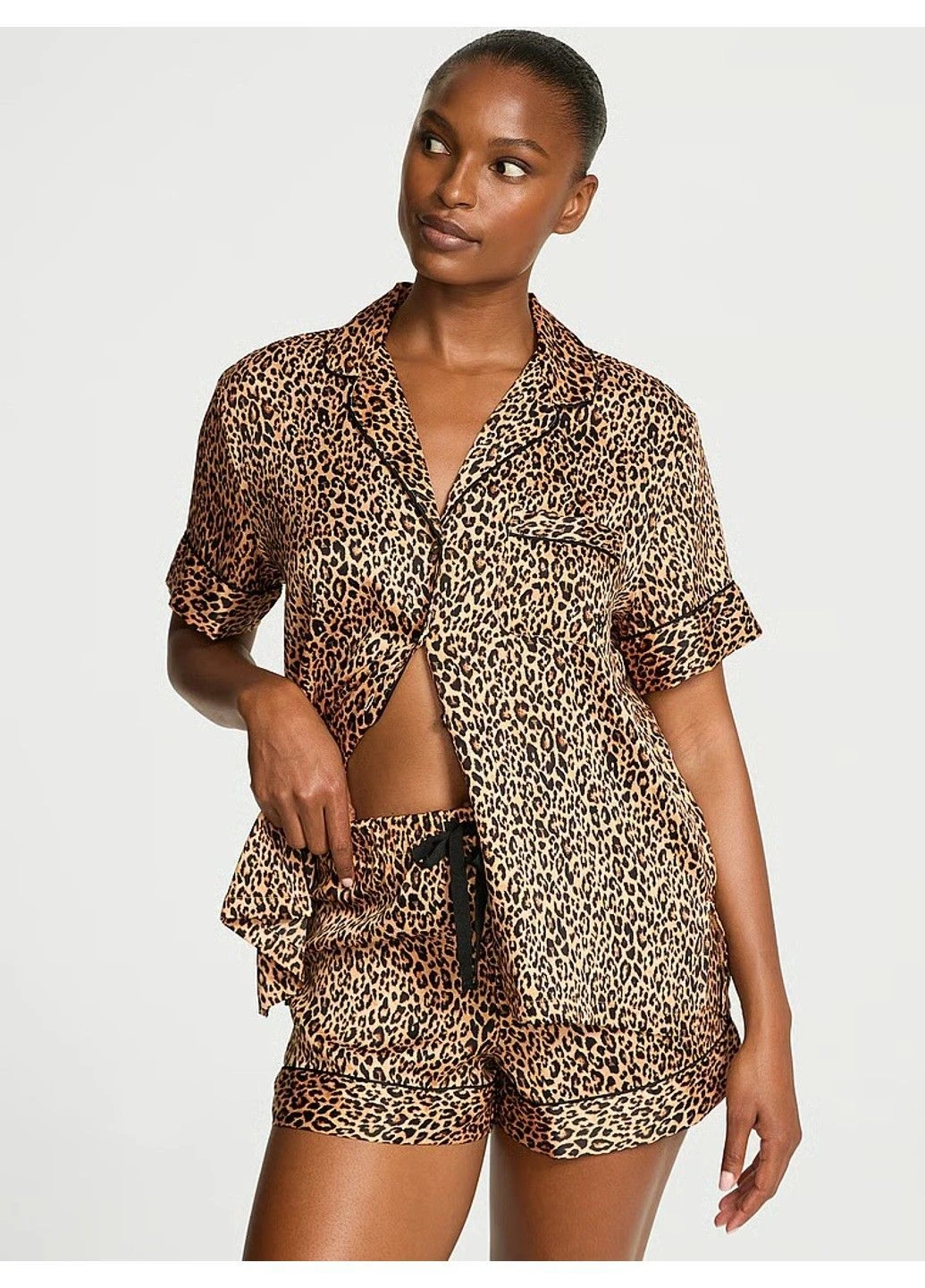 Комбінована всесезон піжама signature satin short pajama set marzipan leopard Victoria's Secret