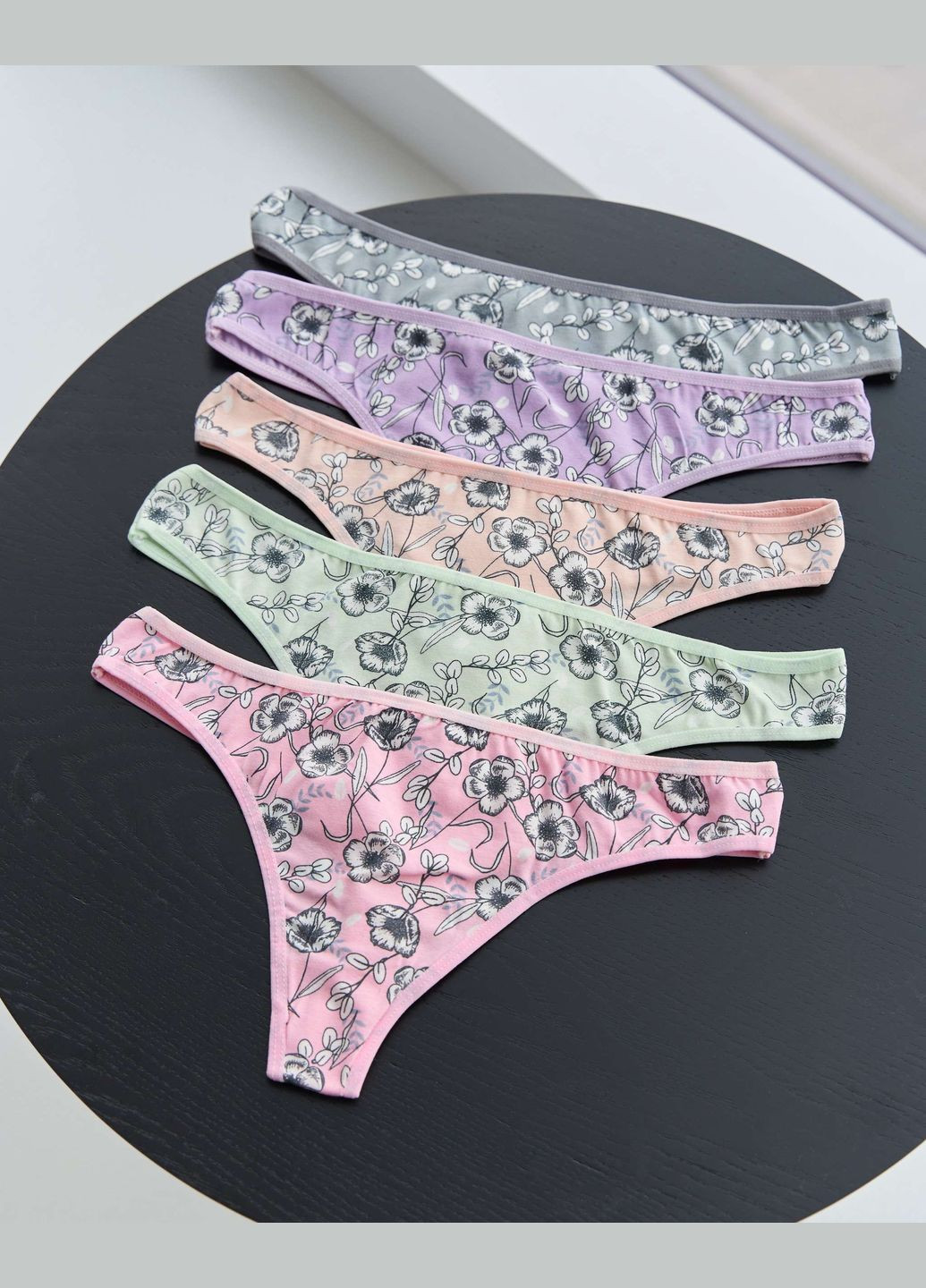 Комплект женских трусиков-стрингов 5 шт Nicoletta (340462290)