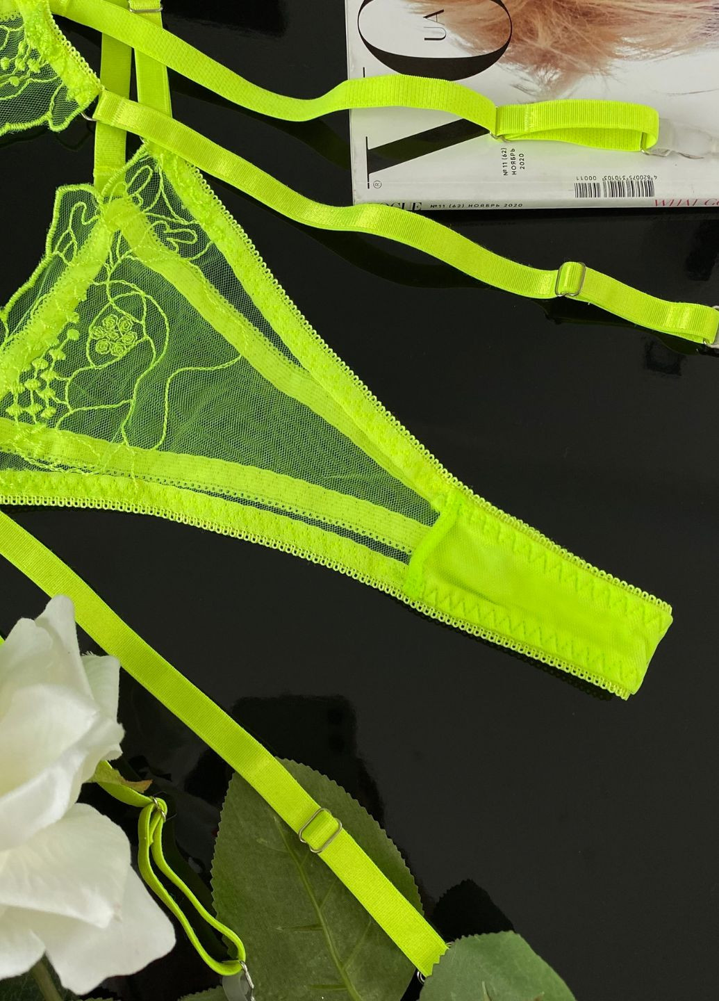 Кислотно-зеленый женский комплект нижнего белья с поясом неоновый салатовый neon SHEIN