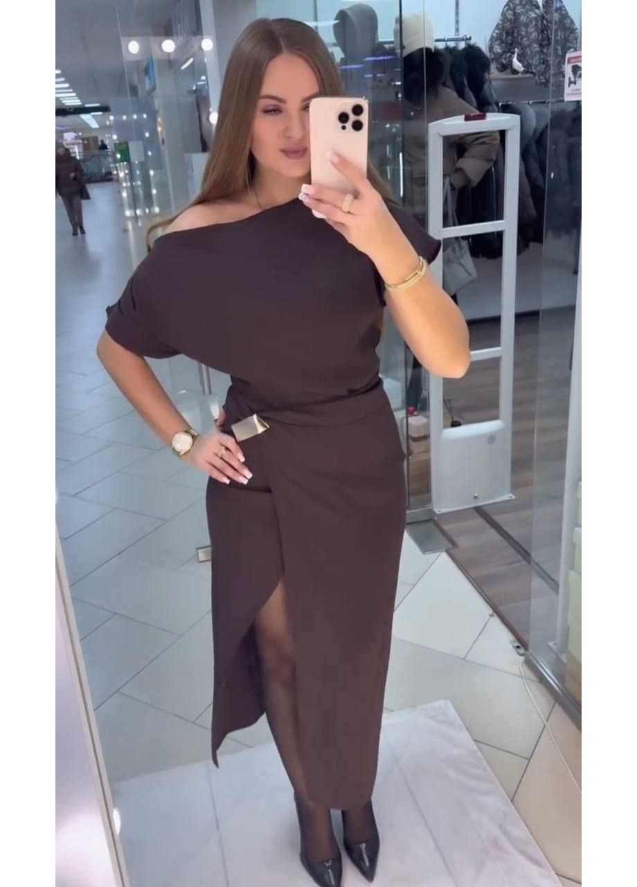 Коричневое вечернее женское платье меди с разрезом и открытыми плечами с открытыми плечами MonCher