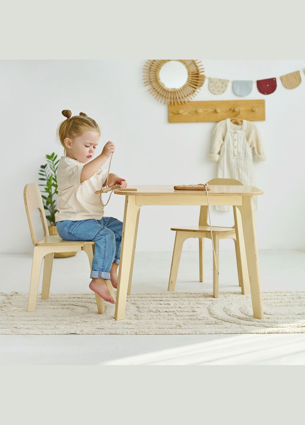 Детский столик и два стульчика для детей 4-7 лет Натуральный Tatoy (292867421)