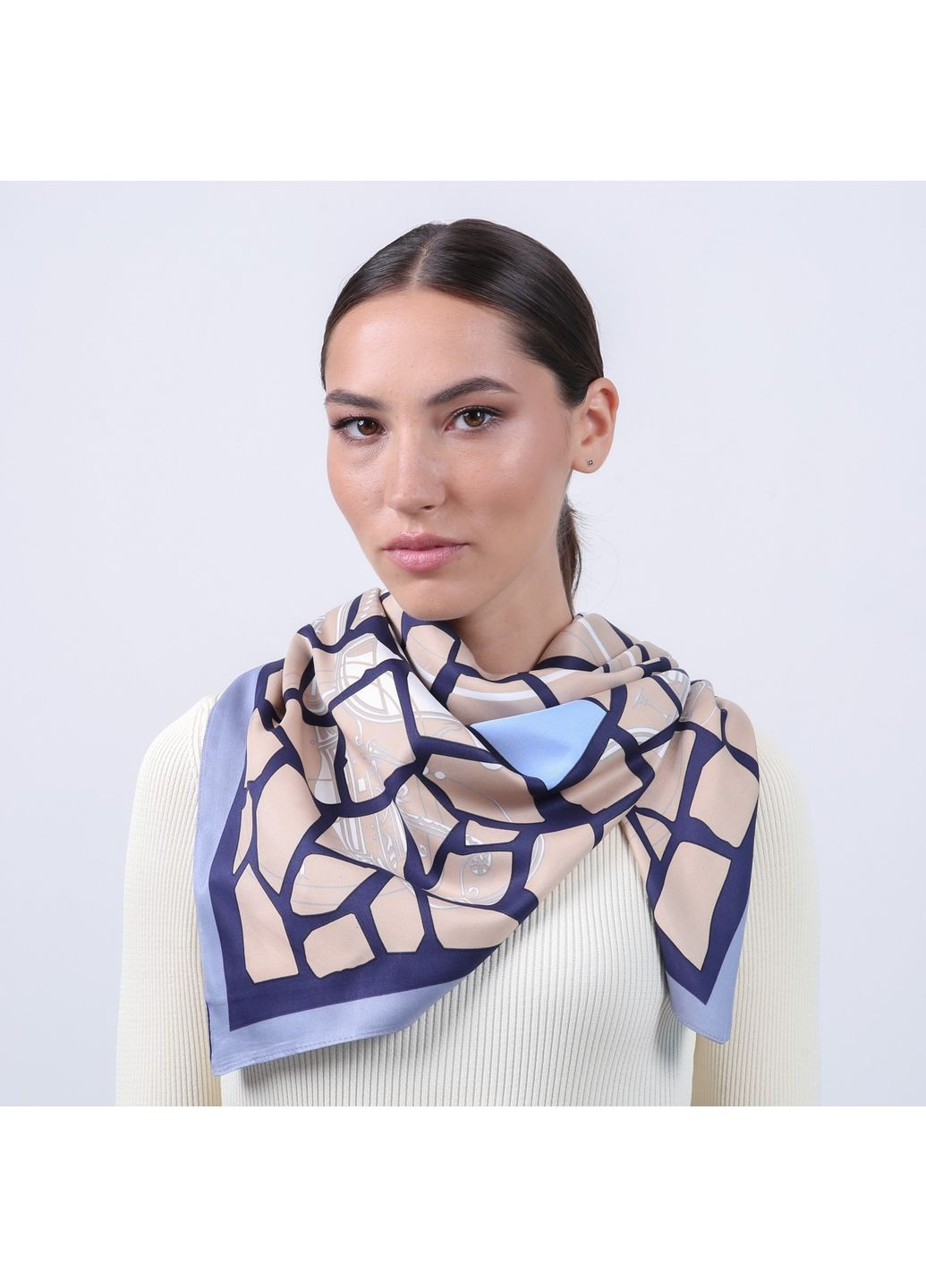 Платок женский с принтом атлас разноцветный ШЕЙЛА LuckyLOOK 916-494 (362345608)