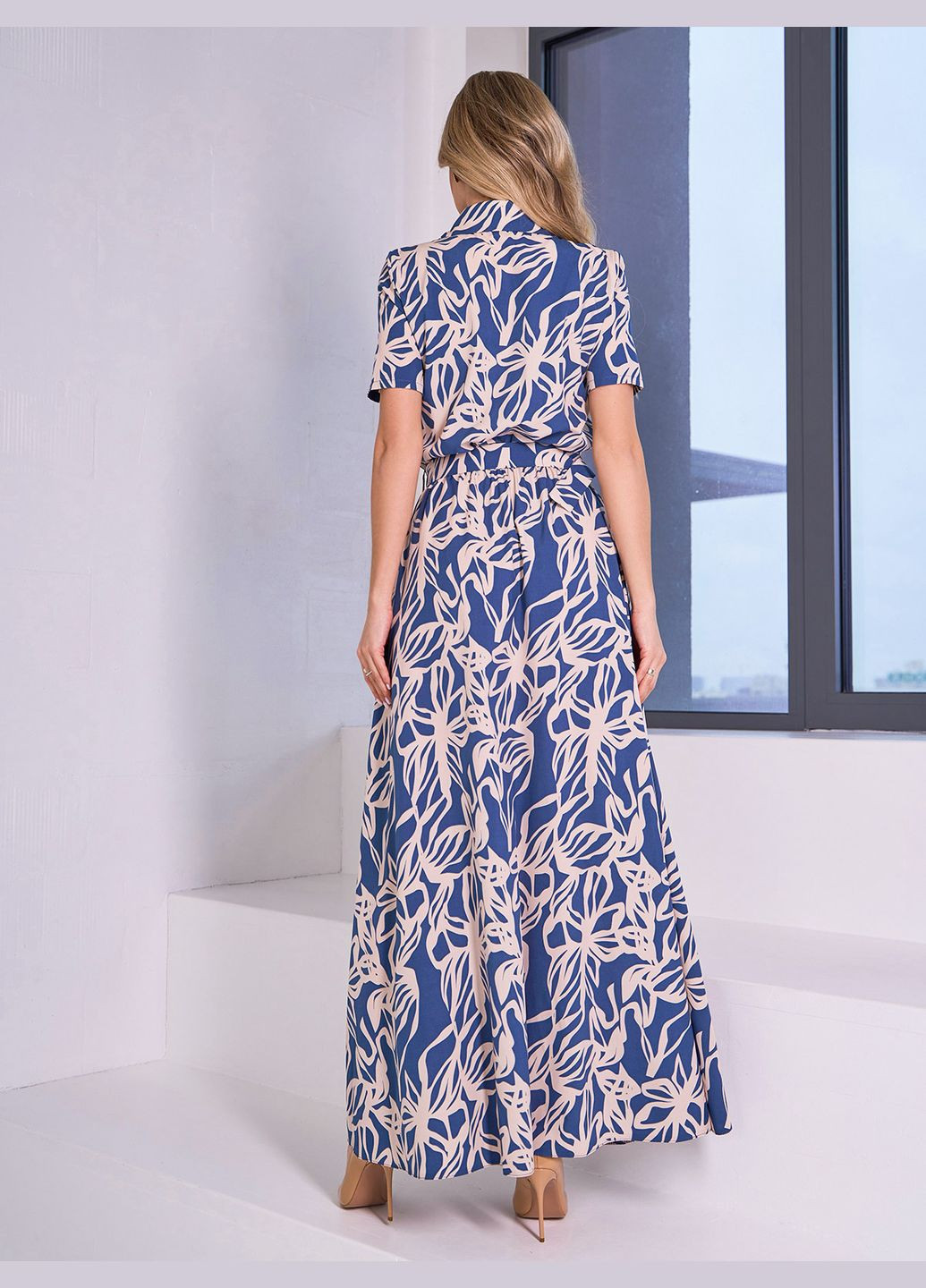 Синее повседневный платья рубашка ISSA PLUS с цветочным принтом