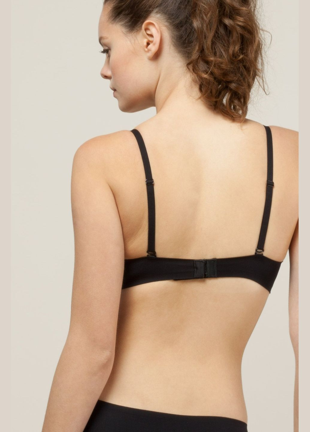 Чорний брасьер безшовний бюстгальтер full-cup Gisela з кісточками