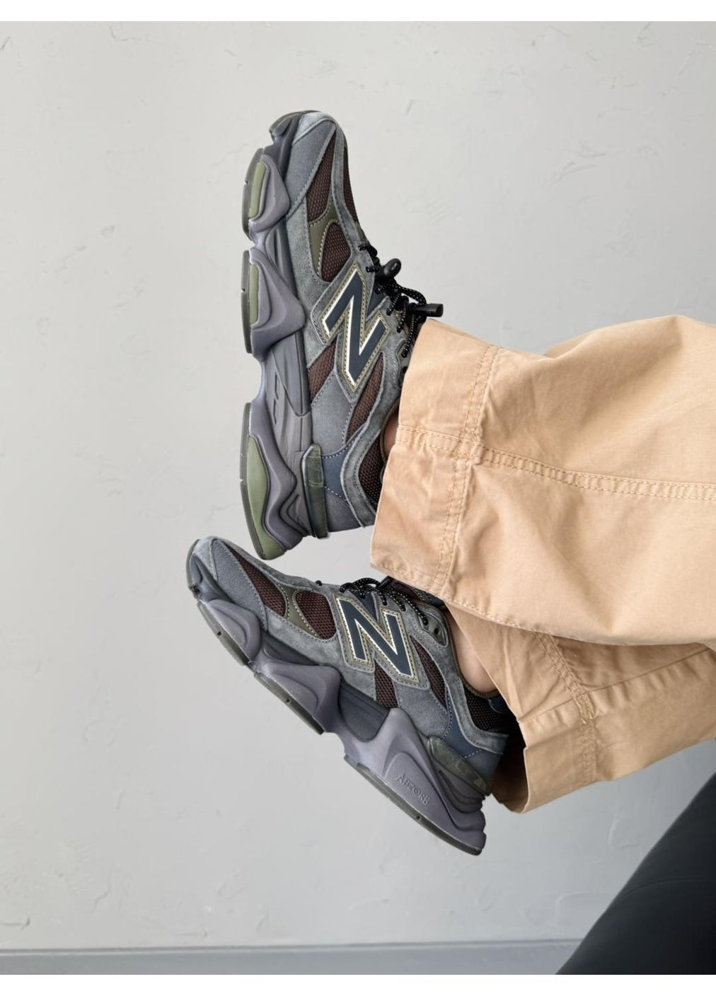 КРОСІВКИ ЖІНОЧІ NEW BALANCE 9060 GREY BROWN НЬЮ БЕЛАНС 9060 No Brand сірі демісезони (369389076)