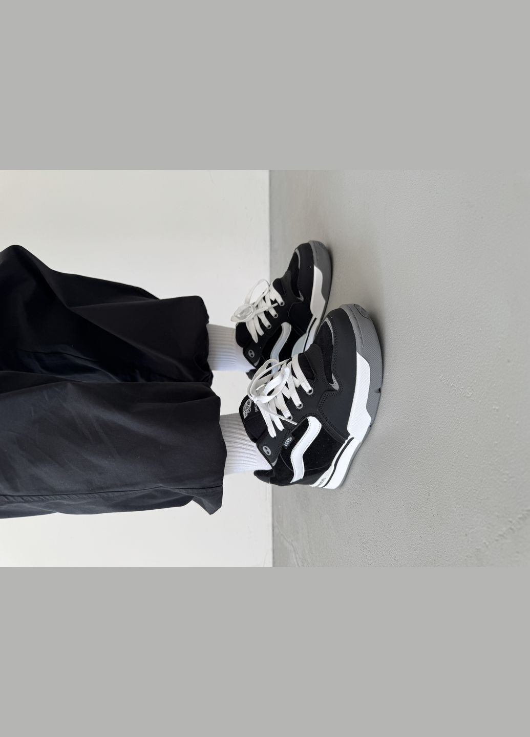 Черно-белые демисезонные кроссовки мужские и женские vans rowley xlt black white | ванс ровли хтл черно-белые No Brand