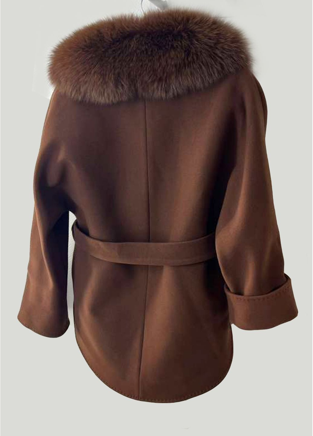 Коричневе демісезонне Пальто жіночі коричневе з коміром із натурального хутра. Fashion