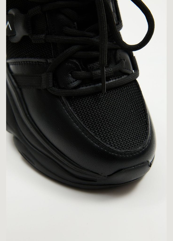 Чорні осінні кросівки 182682 Lonza