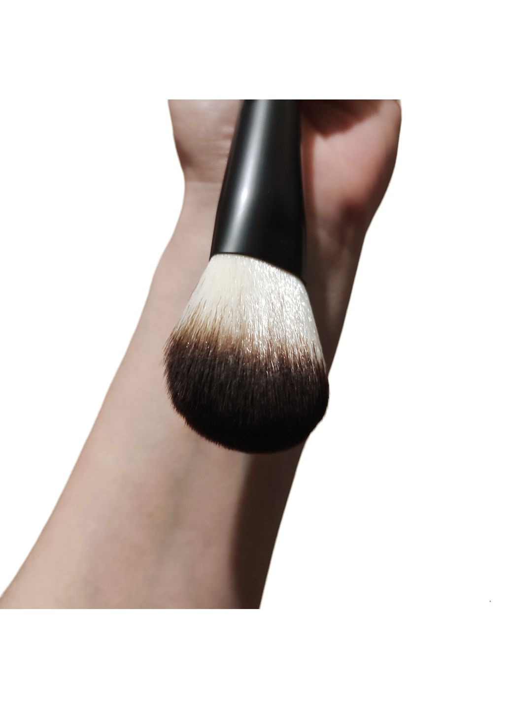 Кисть для нанесения пудровых текстур Pro Powder Brush Nyx (300091255)