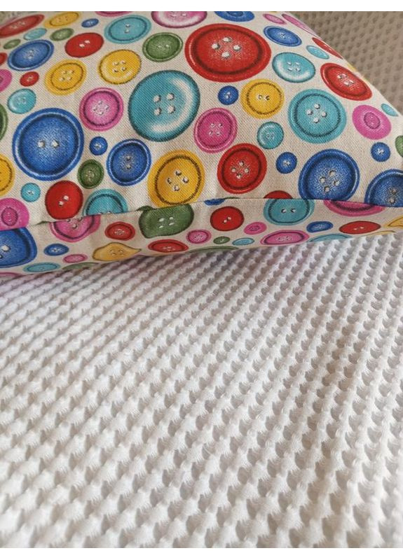 Подушка декоративна різнокольорова для крісла, ліжка, дивану Ґудзики 45*45 см Hanna (361148579)