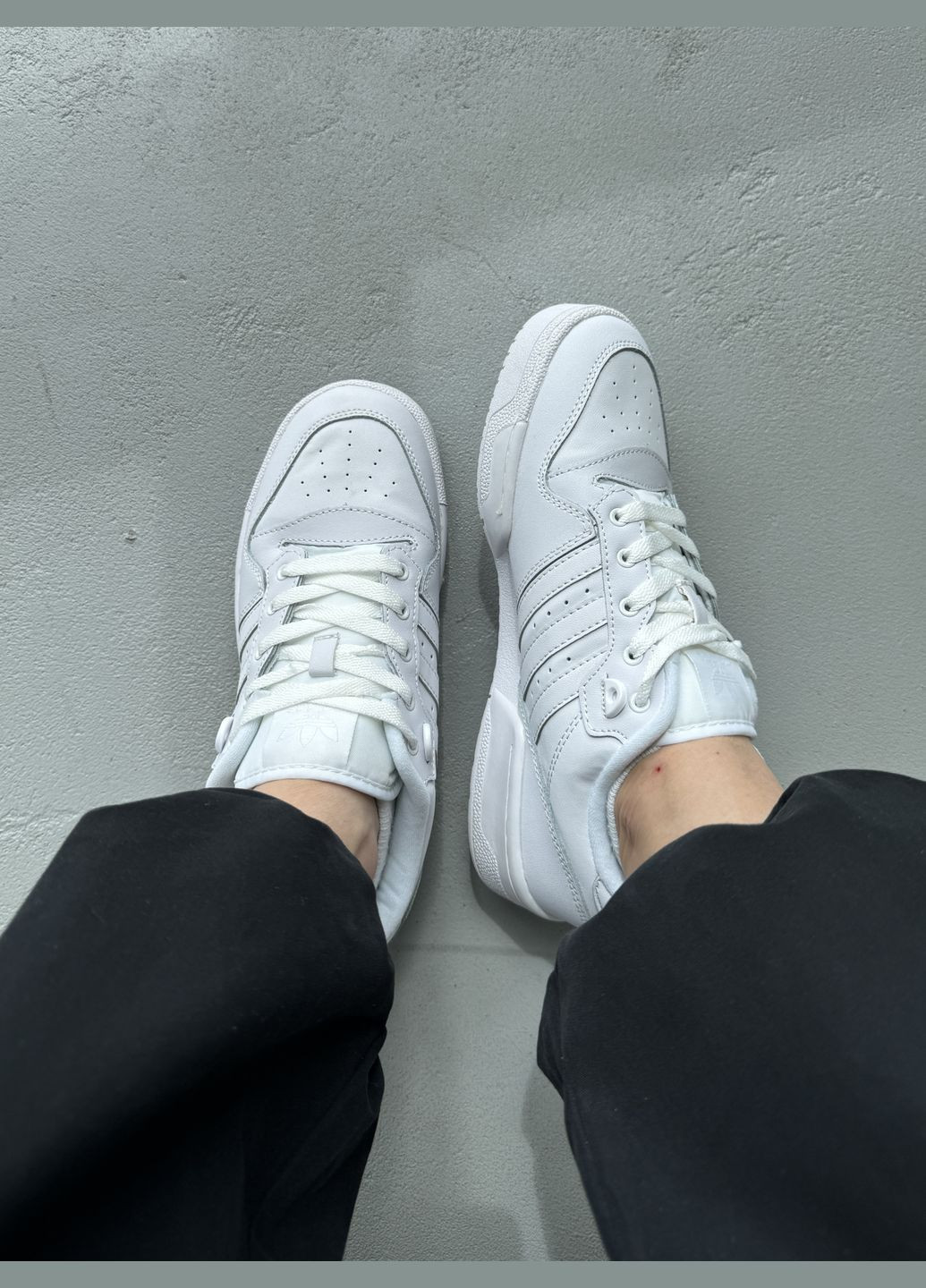 Білі Осінні кросівки чоловічі adidas rivalry white | адідас рівалру білі No Brand