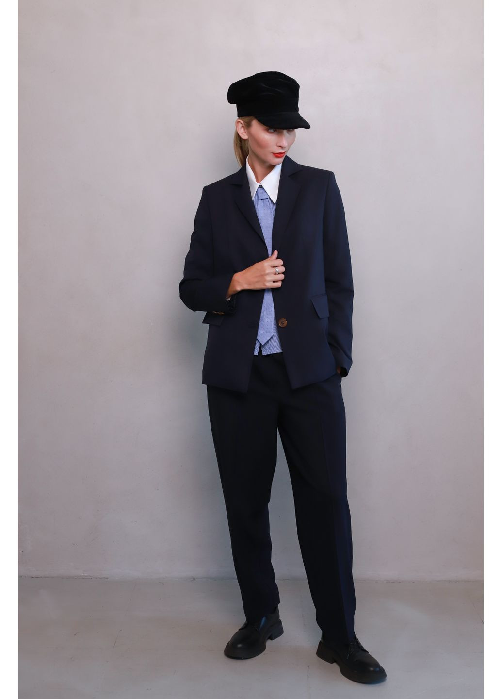 Темно-синее демисезонное Шерстяное укороченное пальто темно-синего цвета Беннет Dolcedonna