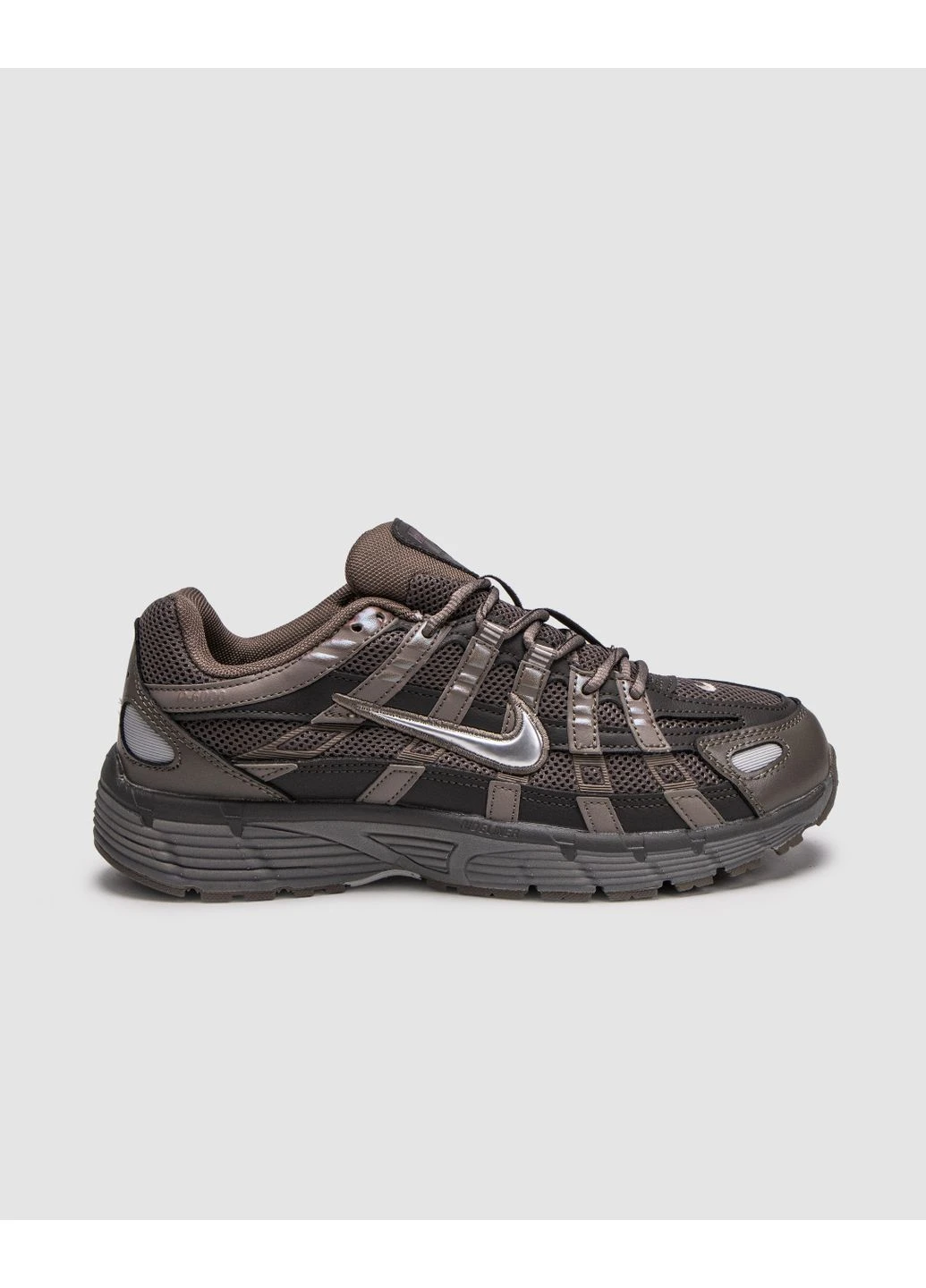 Сірі кросівки чоловічі nike p-6000 cave stone/metallic silver найк п-6000 сірі демісезон No Brand