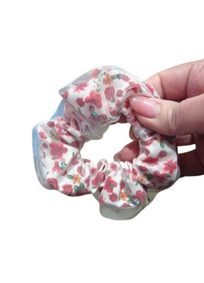 Резинка для волос белая Красные цветы 9 см софтовая с фатином Fashion (368772082)