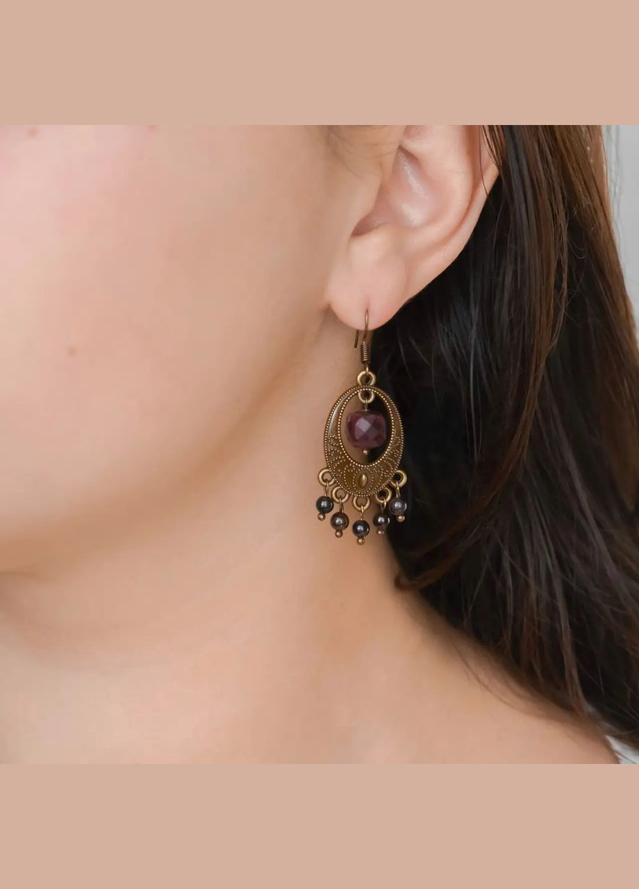 Серьги Ажурные натуральный камень Гранат d-8х4мм+-, фур-ра цвет бронза L-52мм No Brand Підвіски (316324025)