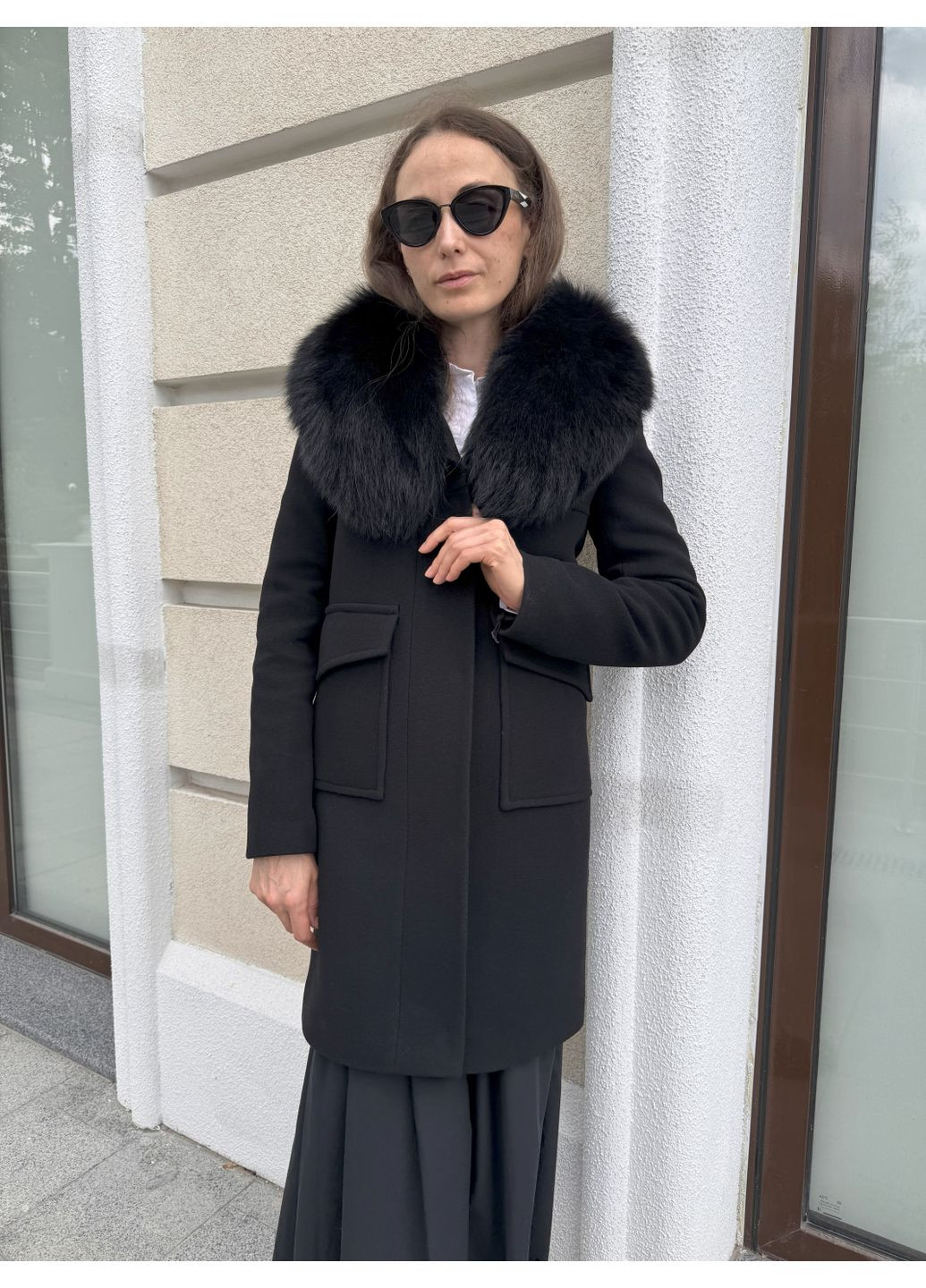 Черное демисезонное Пальто зимнее 90 с меховым воротником черного цвета (ПМХ-1-90-черный) Sifurs