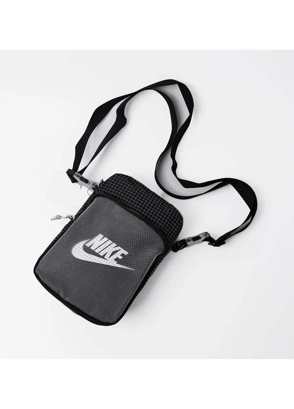 Сумка на плече HERITAGE CROSSBODY 2.0 TRL 3л Сірий 23 х 15 х 6 см Nike (395616240)