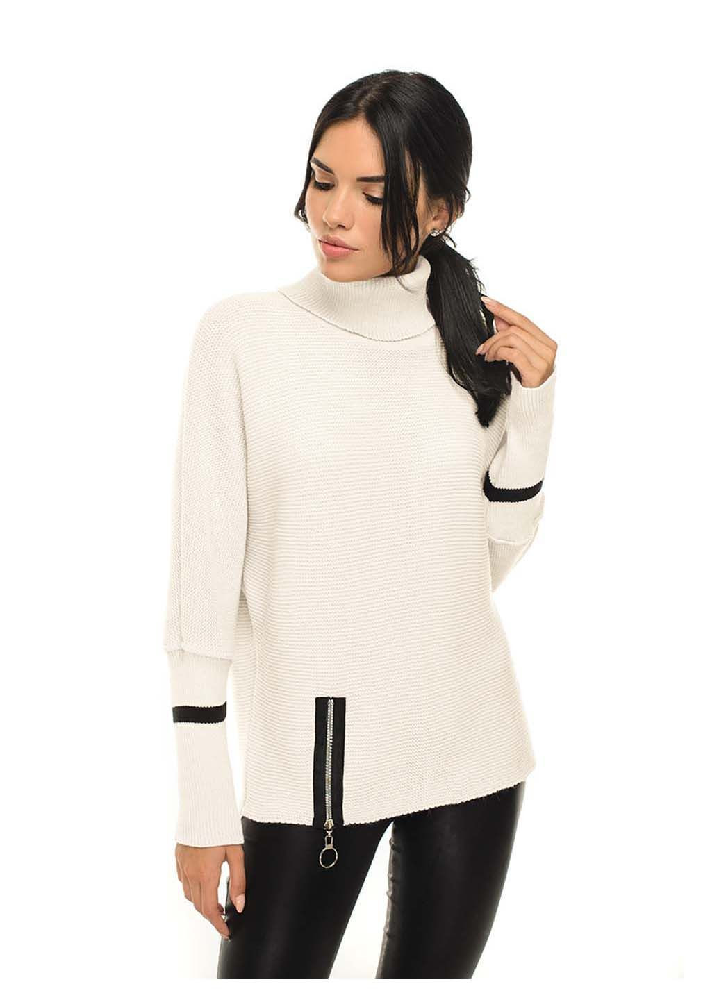 Молочний демісезонний светр з рукавами кажан SVTR