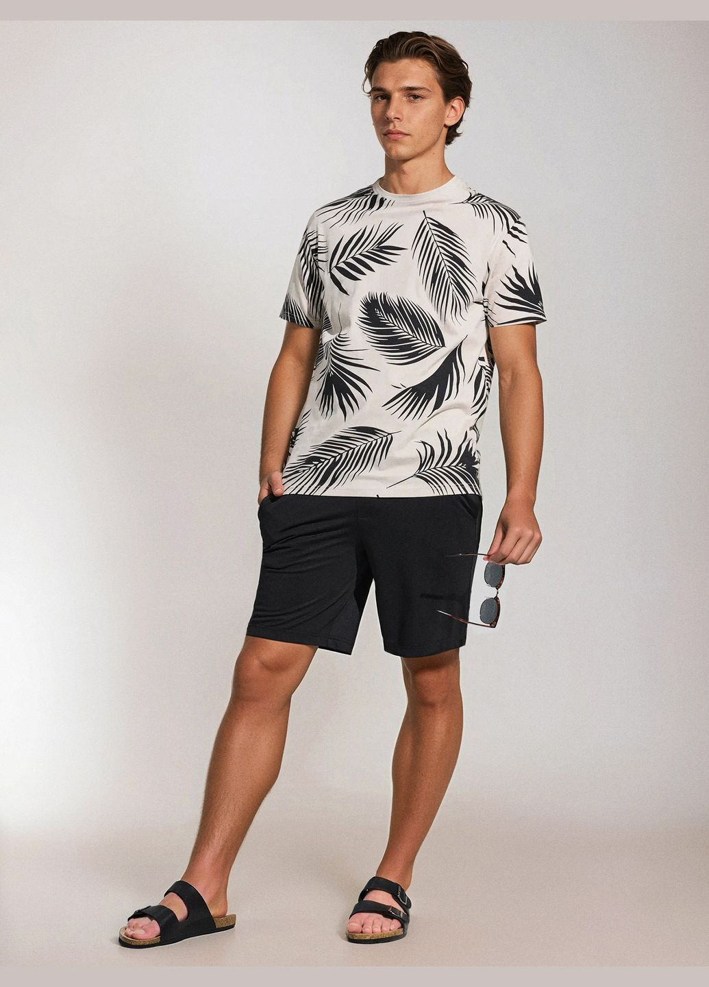 Шорти чоловічі чорні спортивні Sinsay (341532135)