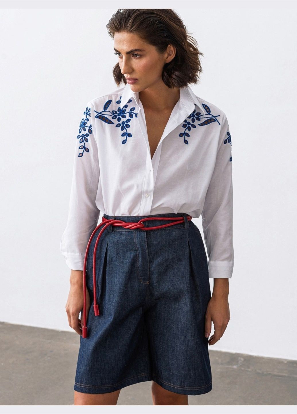 Белая рубашка однотонная Dressa