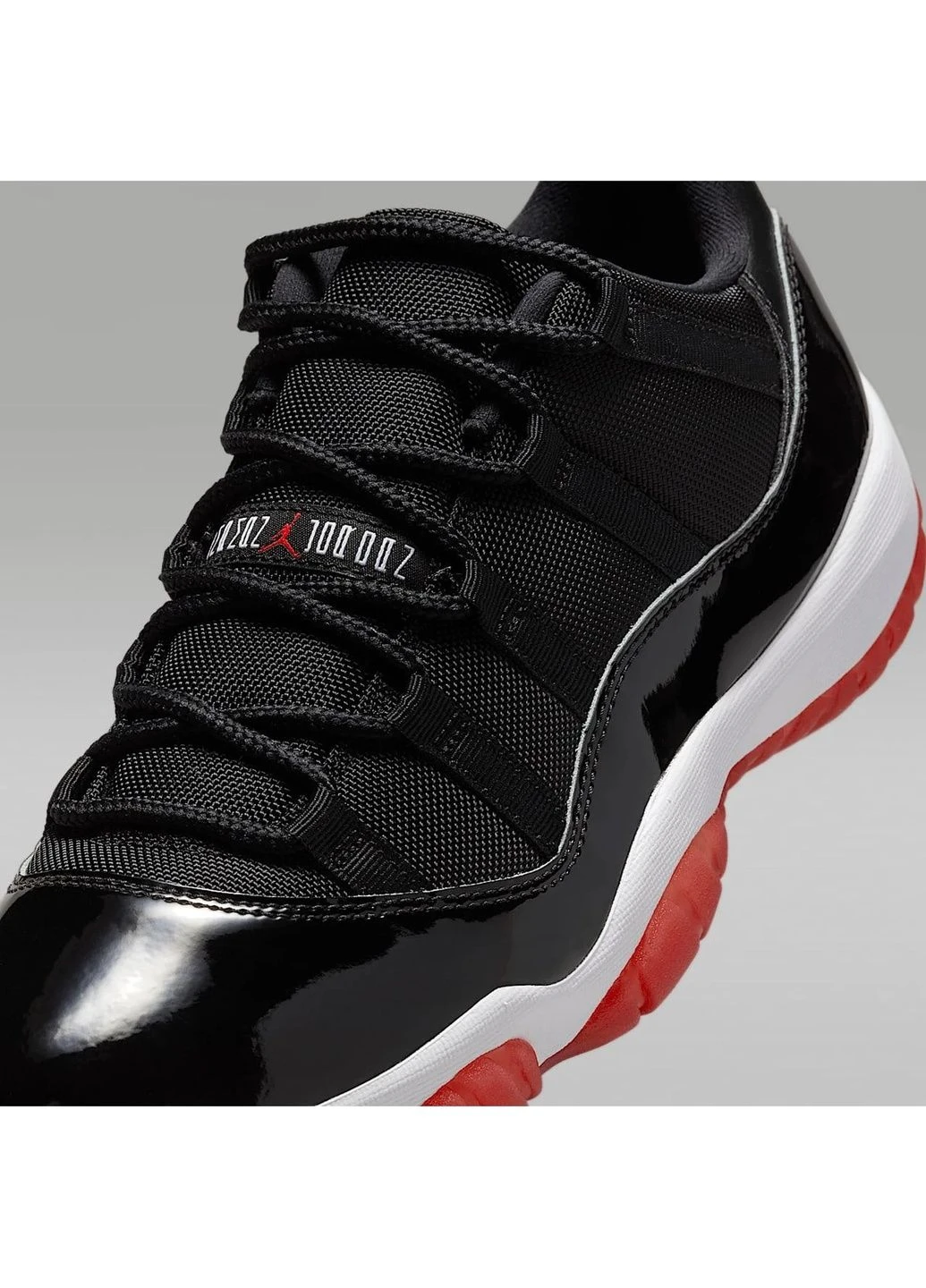 Черные кроссовки мужские 11 retro low bred 2025 black Air Jordan
