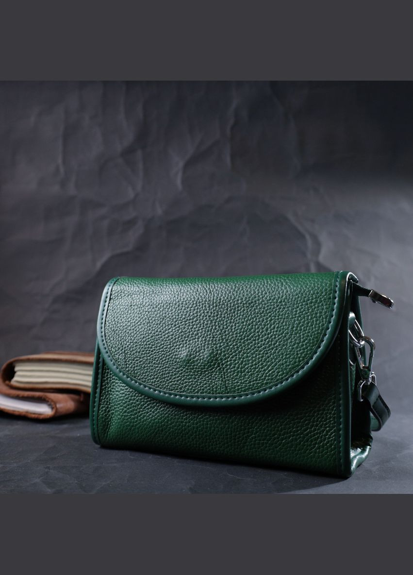 Компактна жіноча шкіряна сумка з напівкруглим клапаном 22260 Зелена Vintage (298920939)