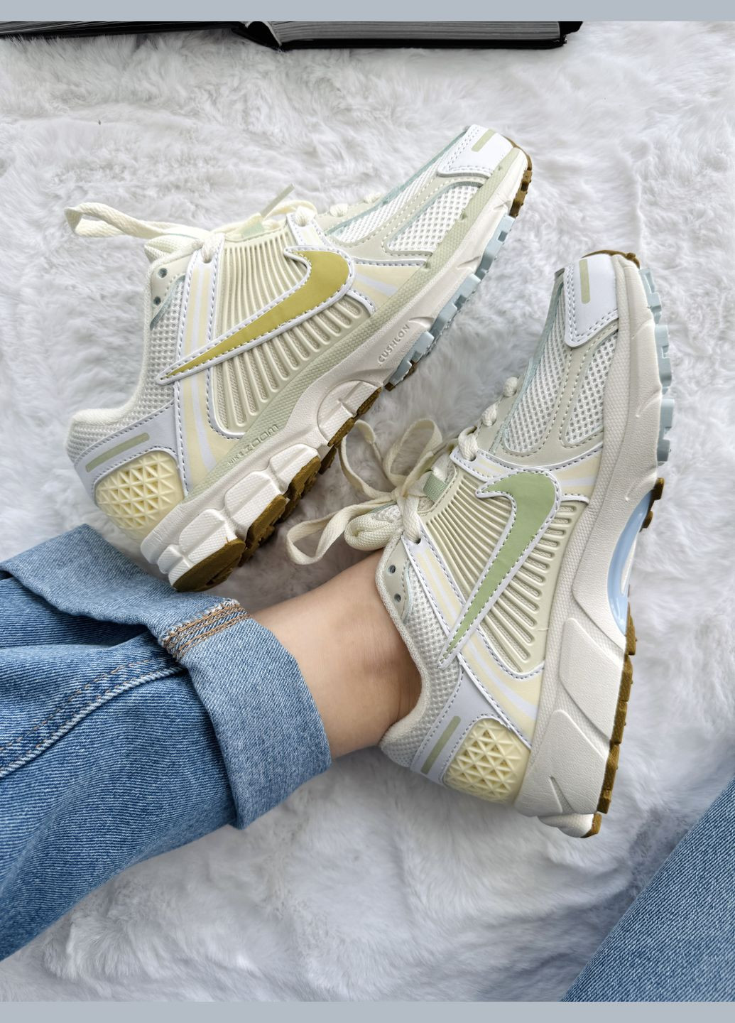Кросівки жіночі Nike Zoom Vomero 5 White Beige | Найк Аір Зум Вомеро 5 білі No Brand білі демісезони (341551516)