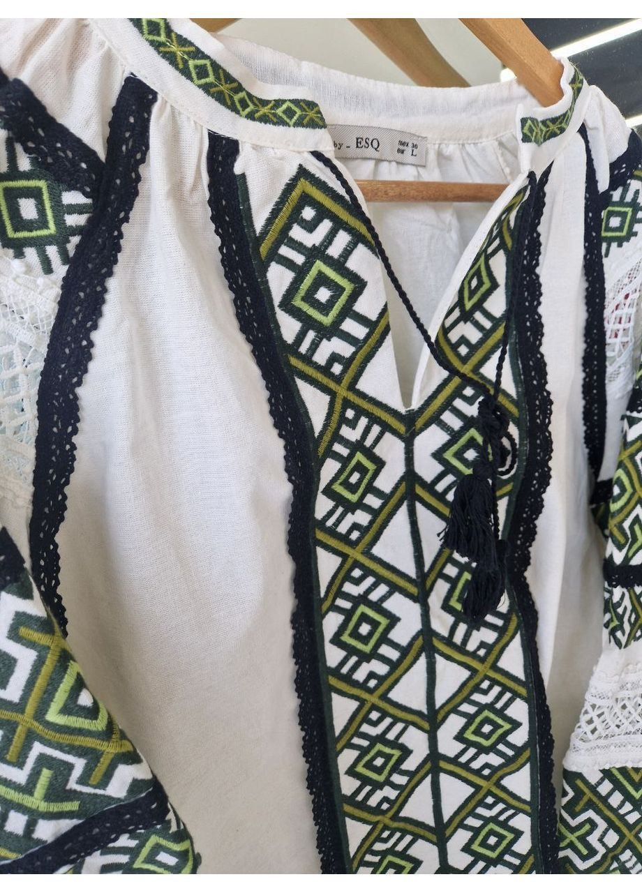 Белая колоритная блуза вышиванка с геометрическим узором, женская вышиванка с кружевом, вышитая рубашка с перфорацией узор геометрический свободная хлопок, полиэстер (350909634)