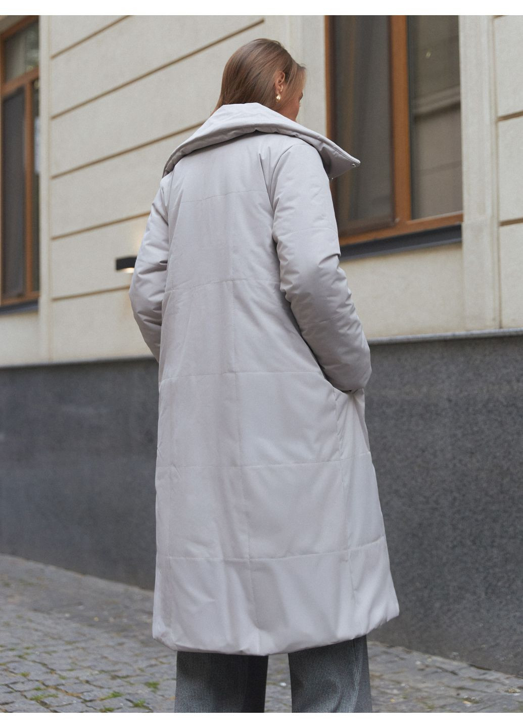 Светло-серая демисезонная пальто-куртка премиальная женская матовая водонепроницаемая пуховик из плащёвки Seventeen