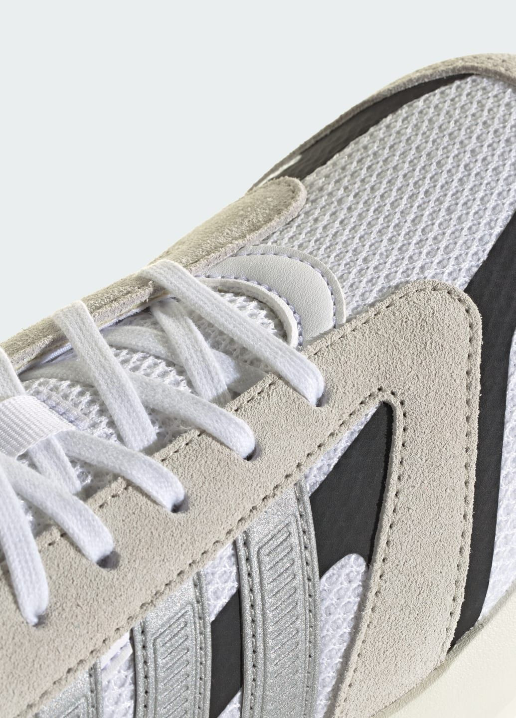 Кросівки Lightshift 2.0 adidas білі всесезони (372814333)