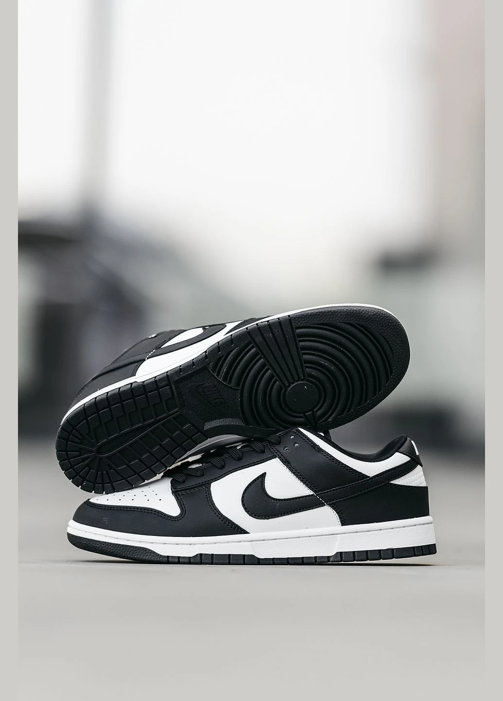 Черно-белые демисезонные кроссовки мужские и женские nike sb dunk low white black | найк сб данк низкие белые черные No Brand