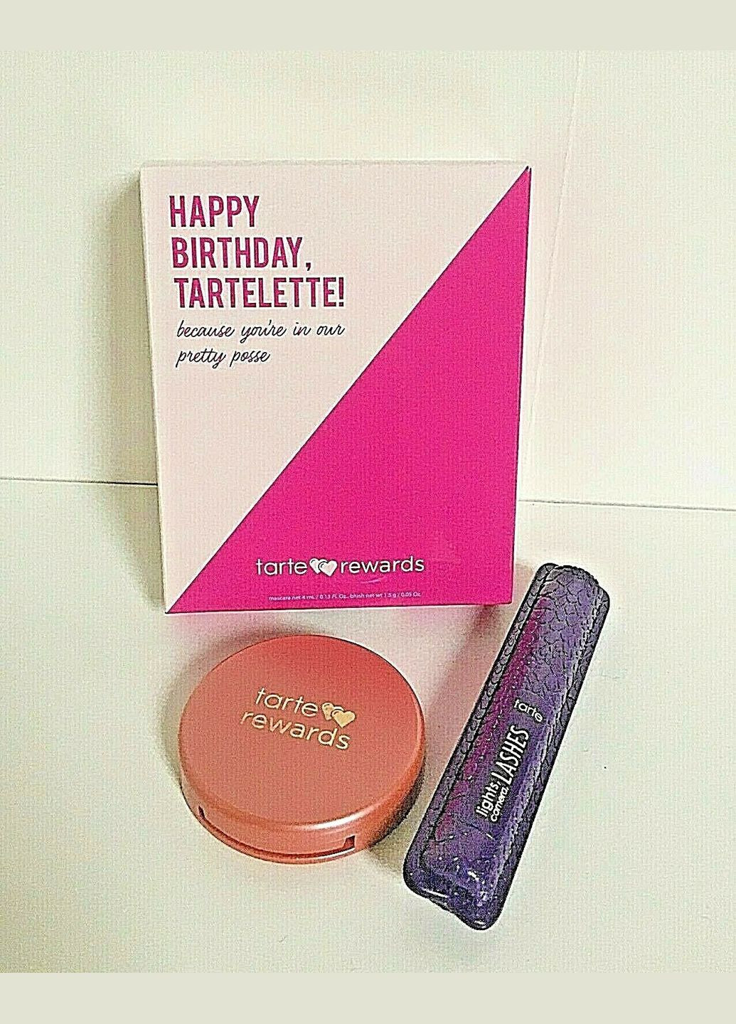 Набір для макіяжу Happy Birthday lette Set Quirky Blush & Lights Camera Mascara Tarte (278773832)