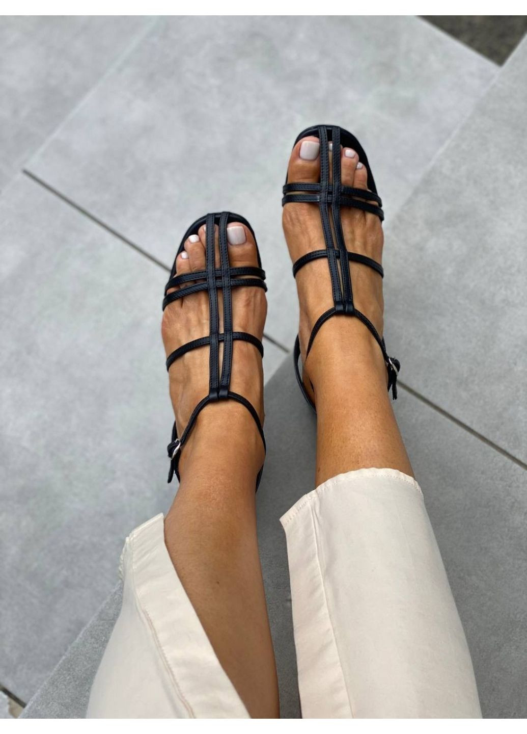 Черные кожаные женские босоножки VZUTIK