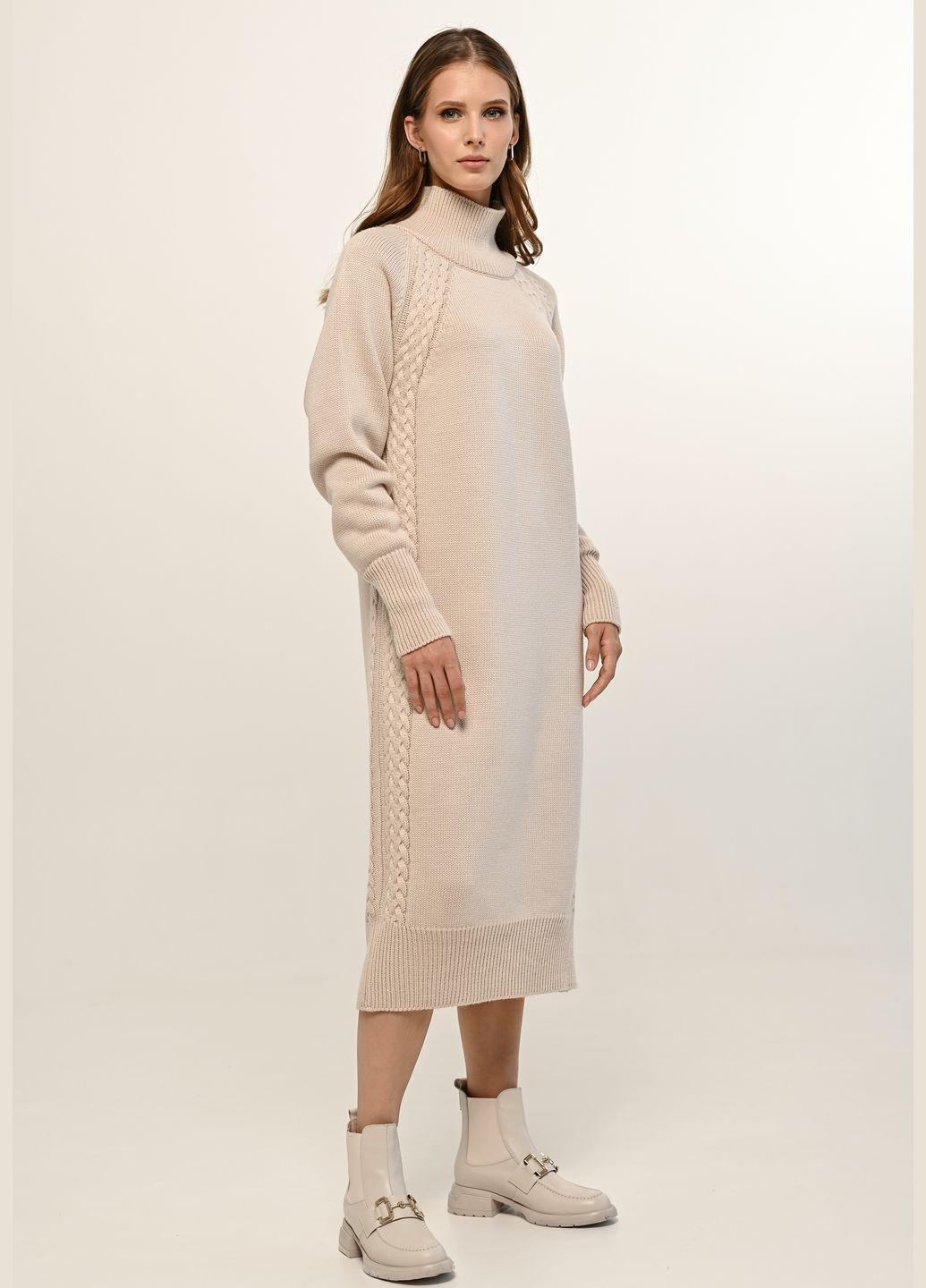 Бежевое деловое платье макси молоко Teplo однотонное