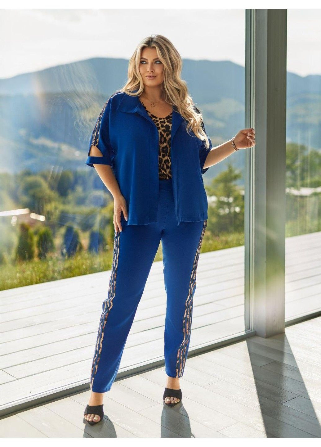 Костюм деловой, тройка: "Лео- лампасы" с лео втавками мод ВДЖВ-1032, электрик, 56-58 No Brand (355469761)