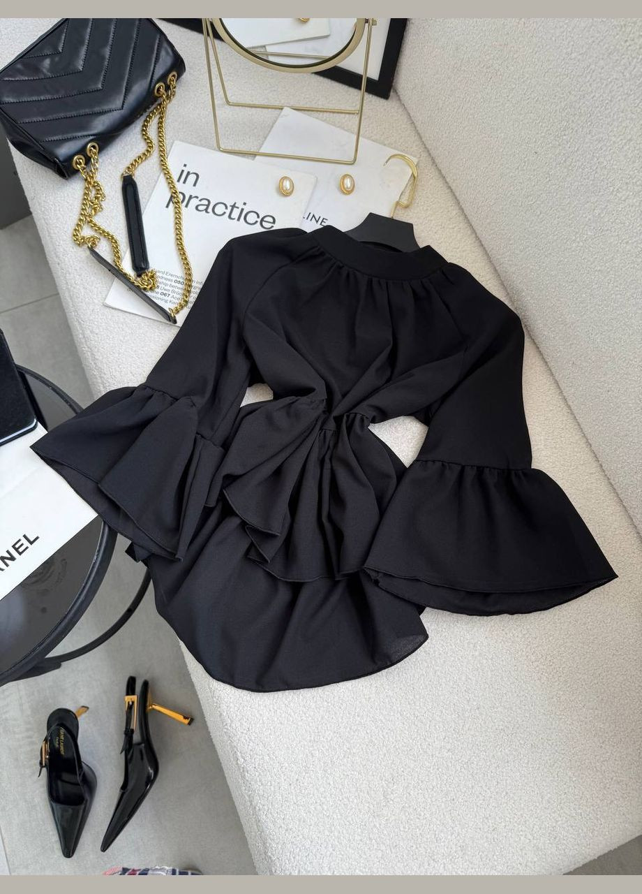 Чорна жіноча блуза з воланами Avanti