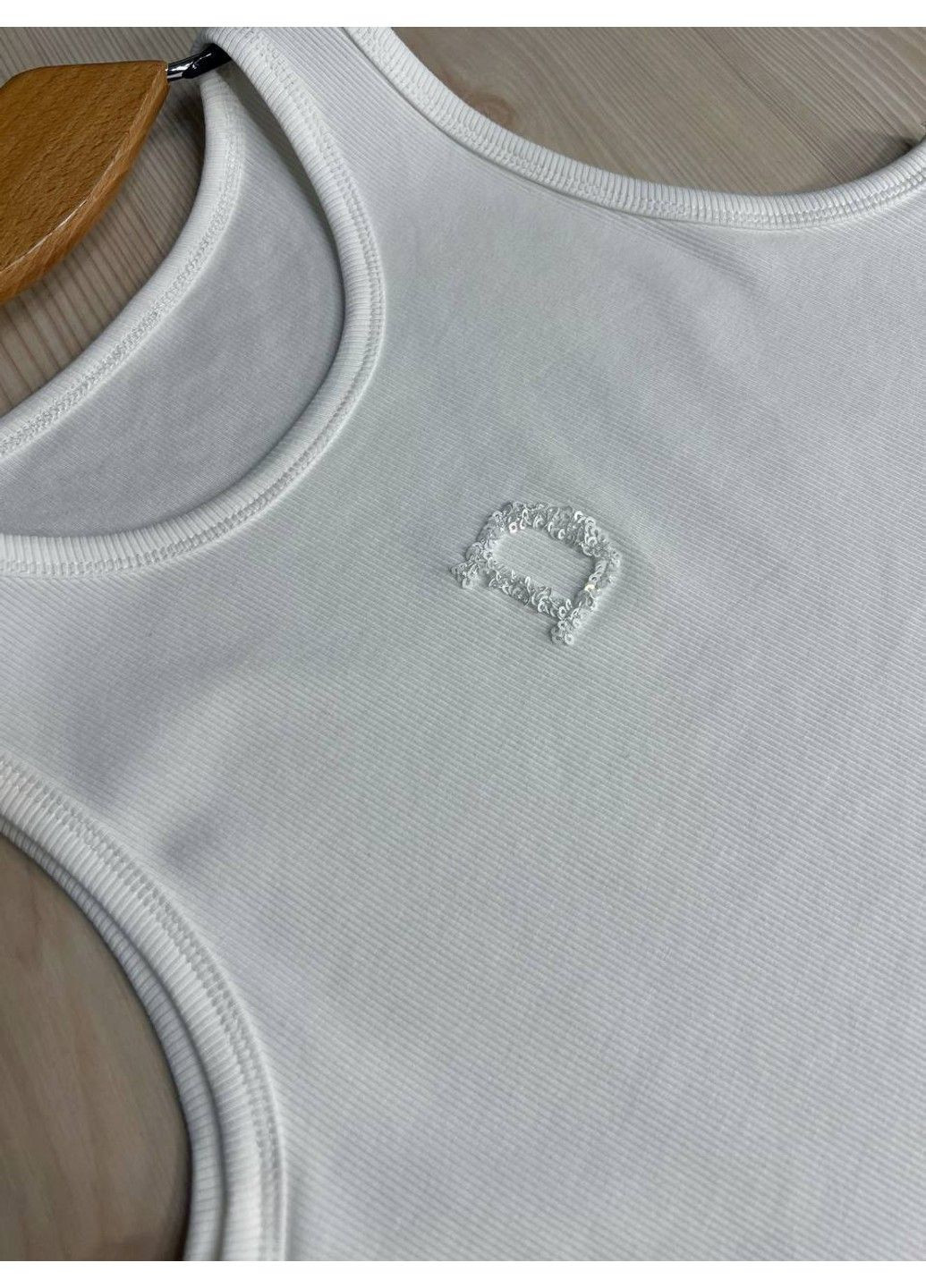 Майка женская A-N 27035 в рубчик с вышивкой буквы D пайетками No Brand — 335630892