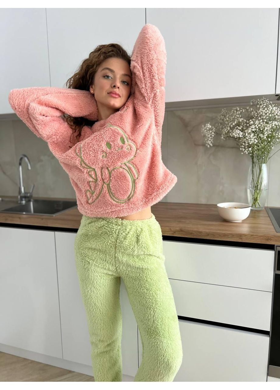 Комбинированная пижама женская флисовая розово-салатовая с надписью. теплая плюшевая женская пижама розовый верх и салатовые брюки. No Brand