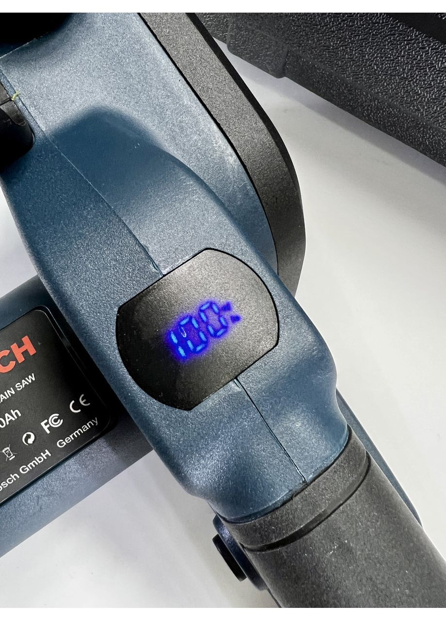 Аккумуляторная цепная пила UniversalChain 48 (48V 6.0 Ah) Шина 30см Цепь 3/8" АКБ пила Бош Bosch (368682200)