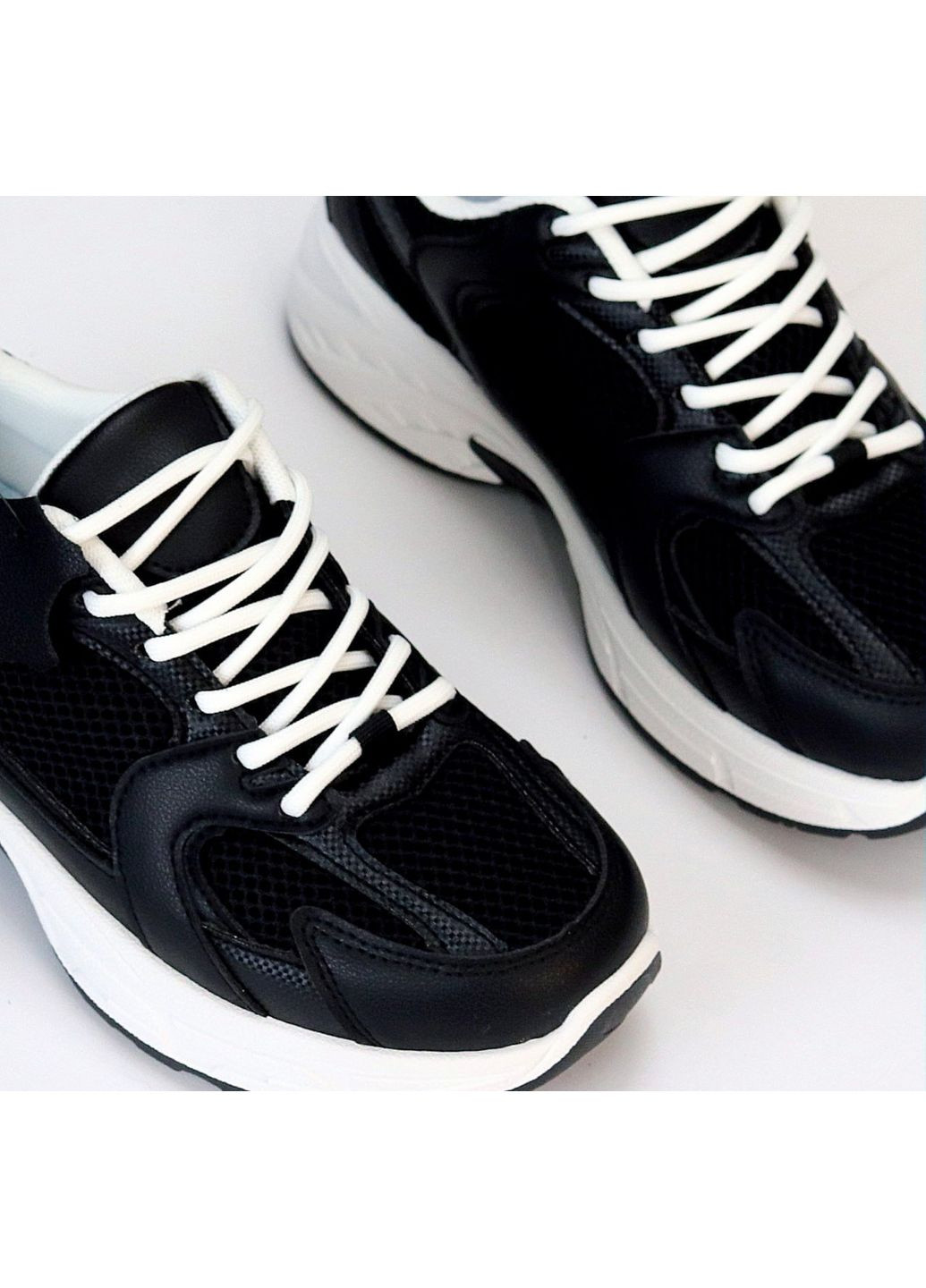 Жіночі літні кросівки чорні сітчасті легкі з білою підошвою Stilli Кросівки чорні літо (349821250)