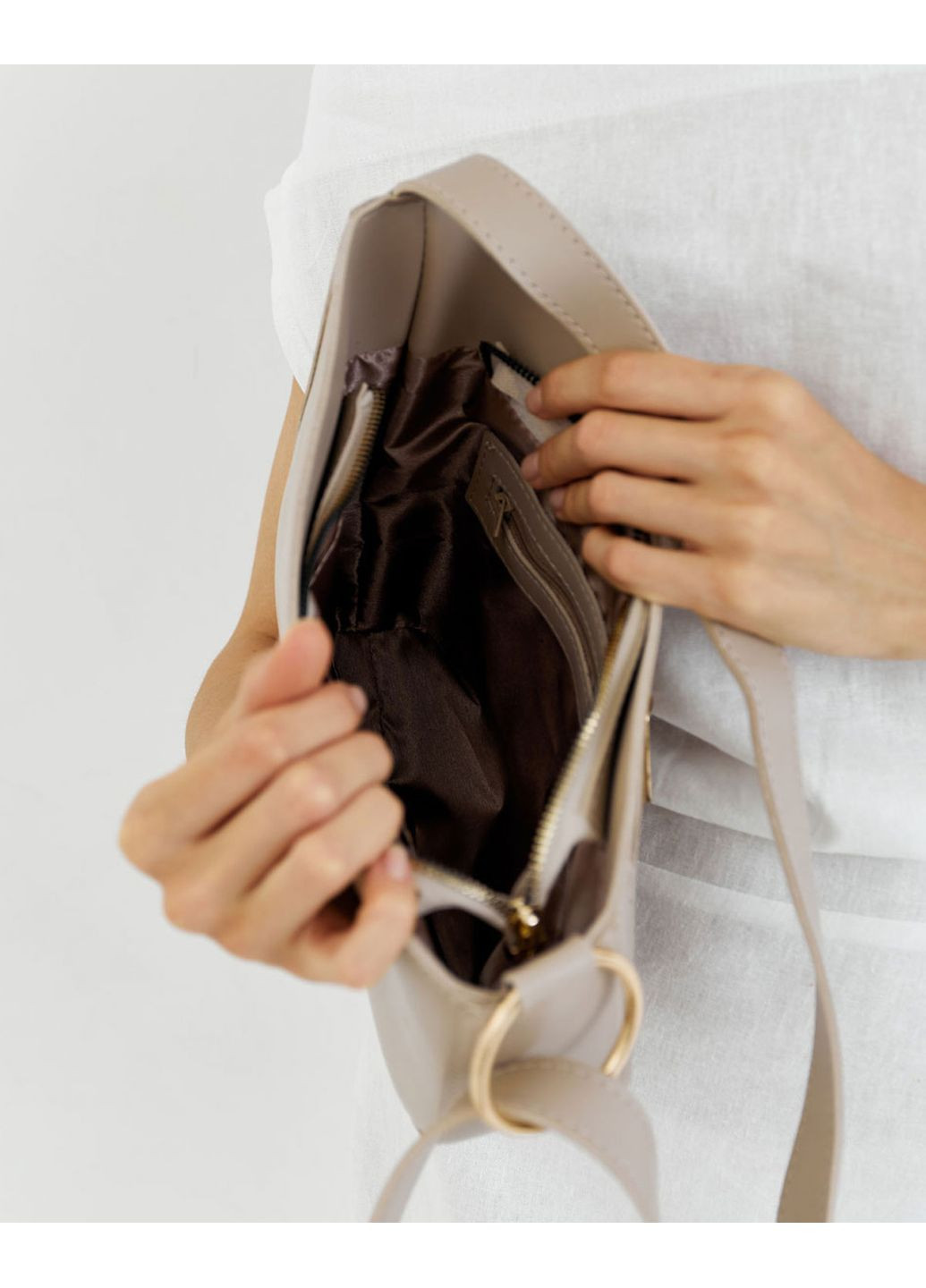 Жіноча сумочка бежева екокожа молодіжна сумка на блискавці з плечовим ременем 115 см ProDobro (367265183)