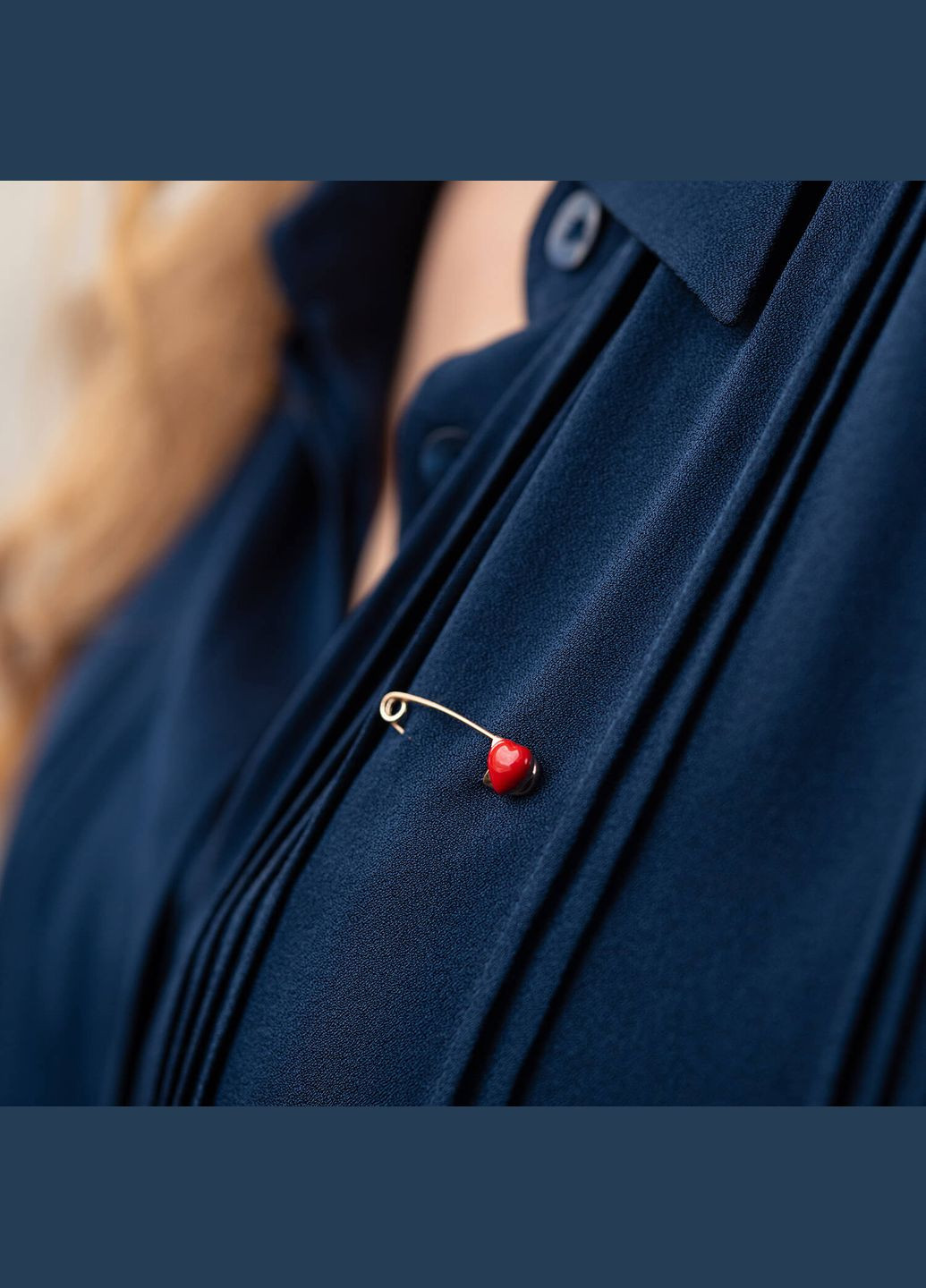 Золота дитяча шпилька Сердечко з емаллю зак00158 Oniks (264022828)